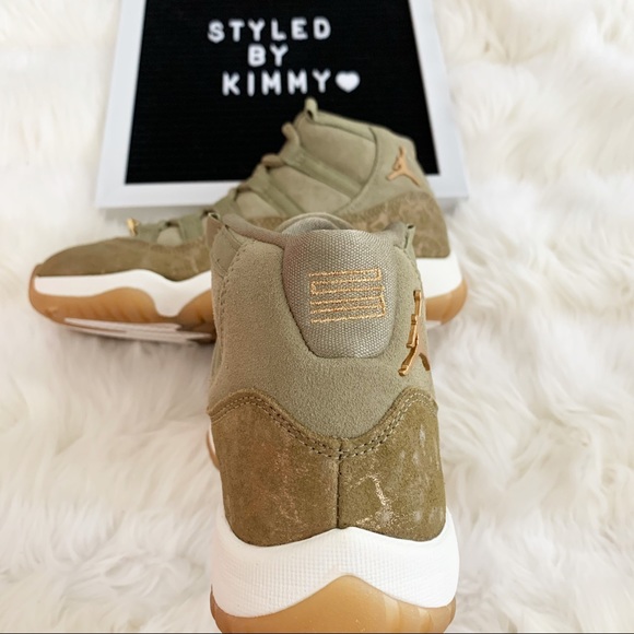 Nike Air Jordan Retro 11 Sneakers Shoes New - Picture 8 of 9
